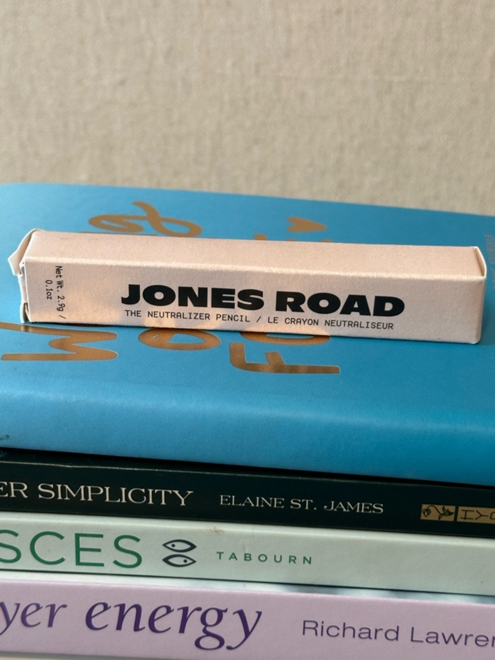 Jones Road Neutralizer Pencil Box in Light Beige